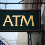 ATM 수수료 면제 받는 4가지 방법 알아보자